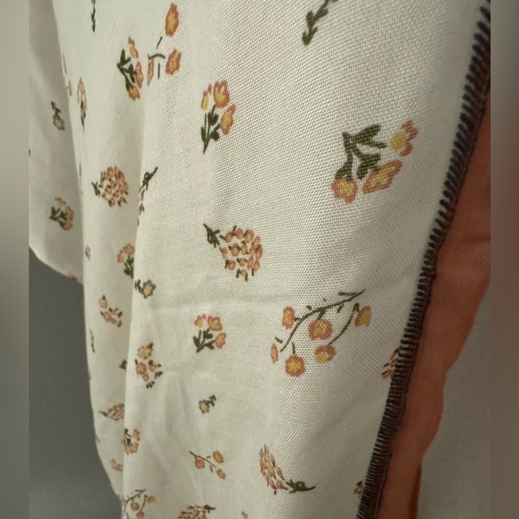 NWT LOFT kimono. Short sleeve, white w/pink flowers. Size M/L - Picture 2 of 10
